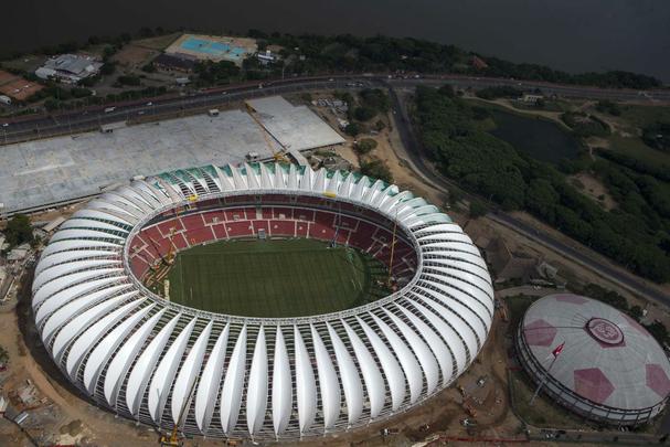 O Beira-Rio, em Porto Alegre, foi inaugurado em 20 de janeiro de 2014, tem capacidade para 51.300 espectadores, e receber cinco jogos da Copa do Mundo