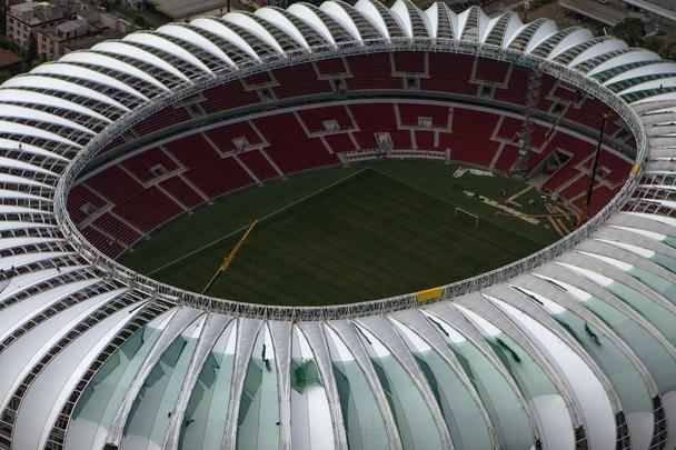 O Beira-Rio, em Porto Alegre, foi inaugurado em 20 de janeiro de 2014, tem capacidade para 51.300 espectadores, e receber cinco jogos da Copa do Mundo