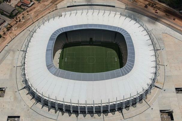 A Arena Castelão, em Fortaleza, foi inaugurada em 16 de dezembro de 2012, tem capacidade para 63.903 espectadores e receberá seis jogos da Copa do Mundo