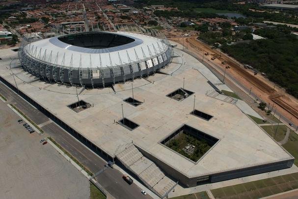 A Arena Castelão, em Fortaleza, foi inaugurada em 16 de dezembro de 2012, tem capacidade para 63.903 espectadores e receberá seis jogos da Copa do Mundo