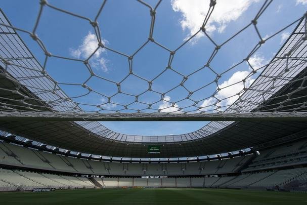 A Arena Castelão, em Fortaleza, foi inaugurada em 16 de dezembro de 2012, tem capacidade para 63.903 espectadores e receberá seis jogos da Copa do Mundo