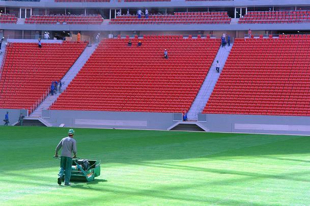 O Estdio Nacional Mane Garrincha, de Braslia, foi inaugurado em 18 de maio de 2013, tem capacidade para 70.824 espectadores e receber sete jogos da Copa do Mundo