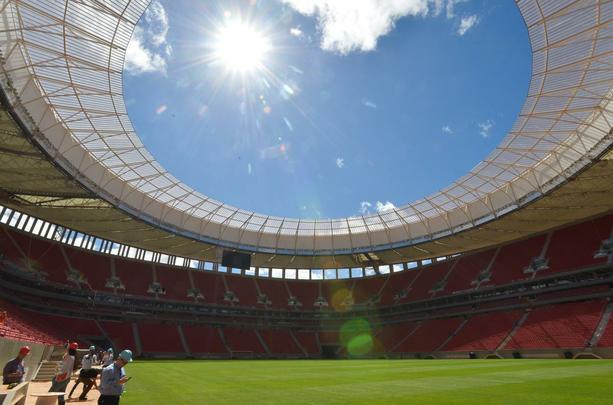 O Estdio Nacional Man Garrincha, de Braslia, foi inaugurado em 18 de maio de 2013, tem capacidade para 70.824 espectadores e receber sete jogos da Copa do Mundo