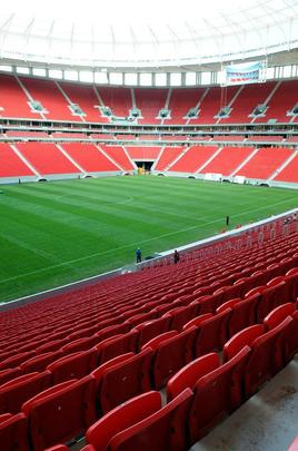 O Estdio Nacional Mane Garrincha, de Braslia, foi inaugurado em 18 de maio de 2013, tem capacidade para 70.824 espectadores e receber sete jogos da Copa do Mundo