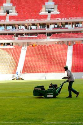 O Estdio Nacional Mane Garrincha, de Braslia, foi inaugurado em 18 de maio de 2013, tem capacidade para 70.824 espectadores e receber sete jogos da Copa do Mundo