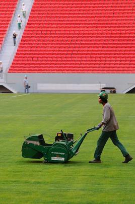 O Estdio Nacional Mane Garrincha, de Braslia, foi inaugurado em 18 de maio de 2013, tem capacidade para 70.824 espectadores e receber sete jogos da Copa do Mundo