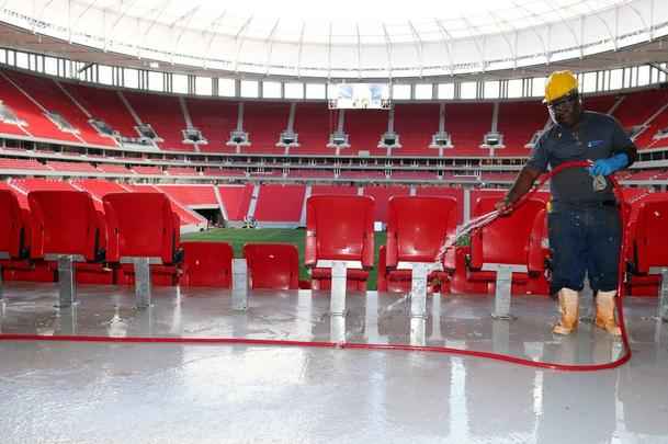O Estdio Nacional Mane Garrincha, de Braslia, foi inaugurado em 18 de maio de 2013, tem capacidade para 70.824 espectadores e receber sete jogos da Copa do Mundo