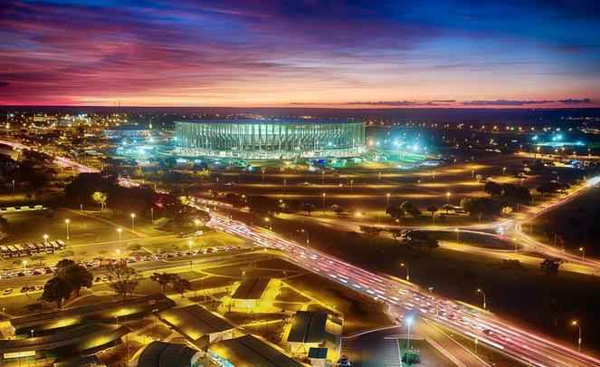O Estdio Nacional Man Garrincha, de Braslia, foi inaugurado em 18 de maio de 2013, tem capacidade para 70.824 espectadores e receber sete jogos da Copa do Mundo