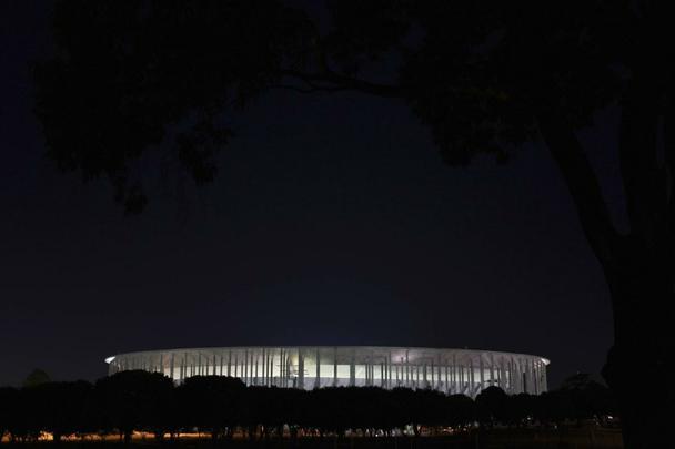 O Estdio Nacional Man Garrincha, de Braslia, foi inaugurado em 18 de maio de 2013, tem capacidade para 70.824 espectadores e receber sete jogos da Copa do Mundo