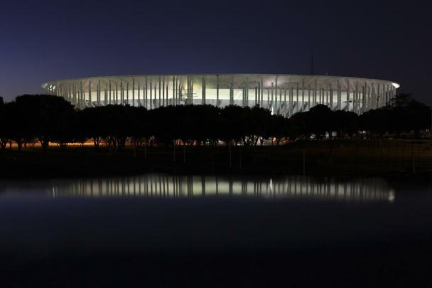 O Estdio Nacional Man Garrincha, de Braslia, foi inaugurado em 18 de maio de 2013, tem capacidade para 70.824 espectadores e receber sete jogos da Copa do Mundo