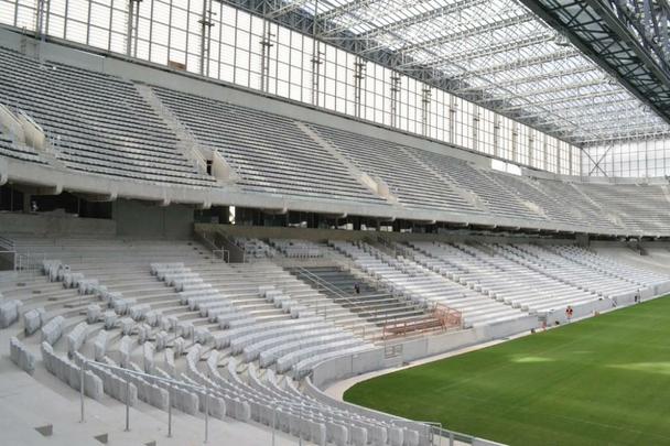 A Arena da Baixada, em Curitiba, tem sua inauguração programada para 30 de abril de 2014, terá capacidade para 41.456 espectadores e receberá quatro jogos na Copa do Mundo