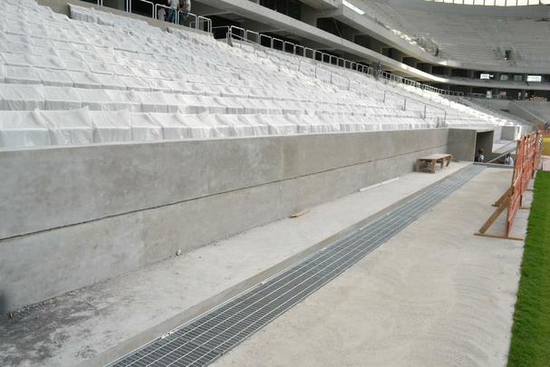 A Arena da Baixada, em Curitiba, tem sua inauguração programada para 30 de abril de 2014, terá capacidade para 41.456 espectadores e receberá quatro jogos na Copa do Mundo