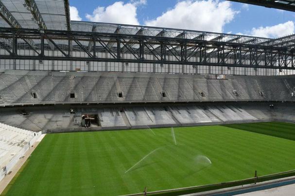 A Arena da Baixada, em Curitiba, tem sua inauguração programada para 30 de abril de 2014, terá capacidade para 41.456 espectadores e receberá quatro jogos na Copa do Mundo