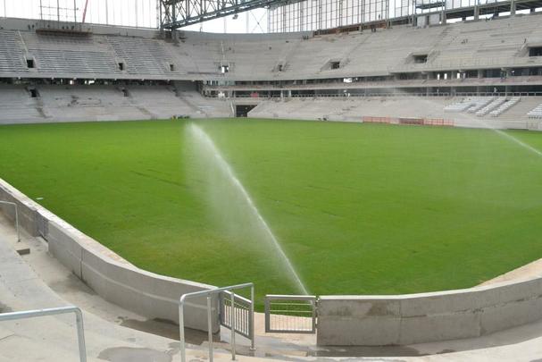 A Arena da Baixada, em Curitiba, tem sua inauguração programada para 30 de abril de 2014, terá capacidade para 41.456 espectadores e receberá quatro jogos na Copa do Mundo