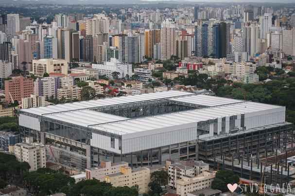 A Arena da Baixada, em Curitiba, tem sua inauguração programada para 30 de abril de 2014, terá capacidade para 41.456 espectadores e receberá quatro jogos na Copa do Mundo