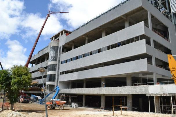 A Arena da Baixada, em Curitiba, tem sua inauguração programada para 30 de abril de 2014, terá capacidade para 41.456 espectadores e receberá quatro jogos na Copa do Mundo