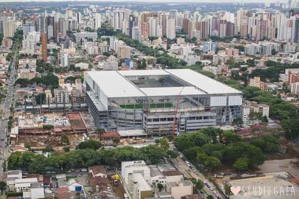 A Arena da Baixada, em Curitiba, tem sua inauguração programada para 30 de abril de 2014, terá capacidade para 41.456 espectadores e receberá quatro jogos na Copa do Mundo