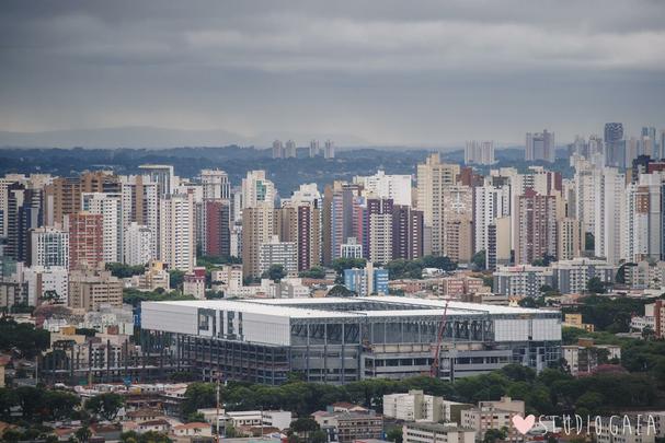 A Arena da Baixada, em Curitiba, tem sua inauguração programada para 30 de abril de 2014, terá capacidade para 41.456 espectadores e receberá quatro jogos na Copa do Mundo