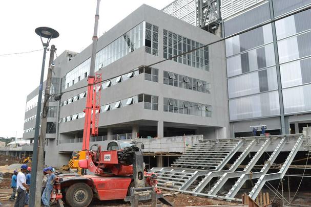 A Arena da Baixada, em Curitiba, tem sua inauguração programada para 30 de abril de 2014, terá capacidade para 41.456 espectadores e receberá quatro jogos na Copa do Mundo