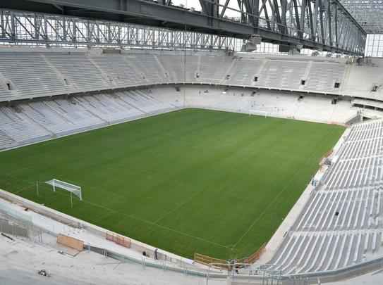 A Arena da Baixada, em Curitiba, tem sua inauguração programada para 30 de abril de 2014, terá capacidade para 41.456 espectadores e receberá quatro jogos na Copa do Mundo