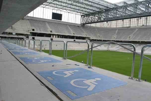 A Arena da Baixada, em Curitiba, tem sua inauguração programada para 30 de abril de 2014, terá capacidade para 41.456 espectadores e receberá quatro jogos na Copa do Mundo
