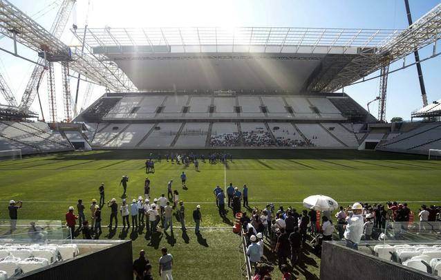 A Arena Corinthians, tambm conhecida como Itaquero, tem inaugurao programada em So Paulo para 15 de abril de 2014. Sua capacidade ser de 65.807 espectadores. O estdio receber a abertura da Copa do Mundo, com o duelo entre Brasil e Crocia, em 12 de junho, e mais cinco partidas