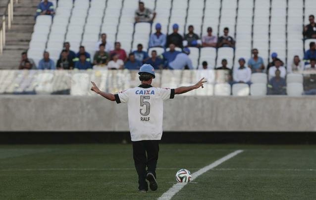 A Arena Corinthians, tambm conhecida como Itaquero, tem inaugurao programada em So Paulo para 15 de abril de 2014. Sua capacidade ser de 65.807 espectadores. O estdio receber a abertura da Copa do Mundo, com o duelo entre Brasil e Crocia, em 12 de junho, e mais cinco partidas