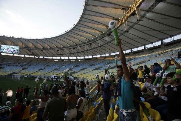 O Maracan, no Rio de Janeiro, foi inaugurado em 27 de abril de 2013, tem capacidade para 78.838 espectadores, e receber sete jogos da Copa do Mundo