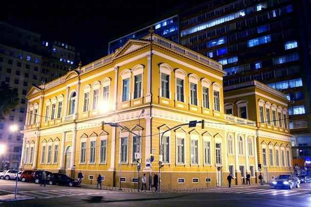 O Pao Municipal de Porto Alegre, tambm conhecido como Prefeitura Velha ou Pao dos Aorianos,  a sede da prefeitura da Porto Alegrel, sendo um dos seus mais caractersticos e importantes prdios histricos.