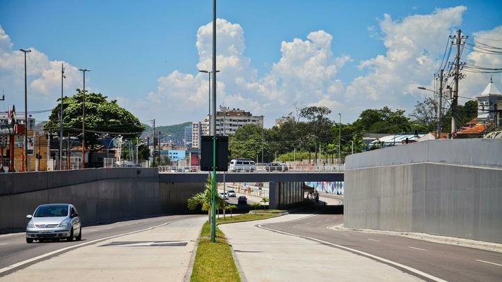 BRT Transcarioca - Via de nibus rpidos vai ligar a Barra da Tijuca ao Aeroporto Internacional Tom Jobim, na Ilha do Governador.