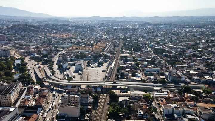 Viaduto na Penha para passagem do BRT Transcarioca