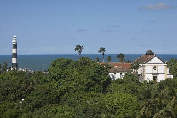 Farol de Olinda - Em 7 de setembro de 1941 foi inaugurada a nova torre de concreto armado com 42 metros de altura.