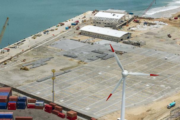 Porto - O projeto engloba a construo de terminal martimo de passageiros, a construo de cais/bero, a pavimentao e urbanizao de acessos e o estacionamento. No ficar pronto para a Copa. Este projeto foi adicionado via Termo Aditivo  Matriz de Responsabilidades em 19 de julho de 2010.