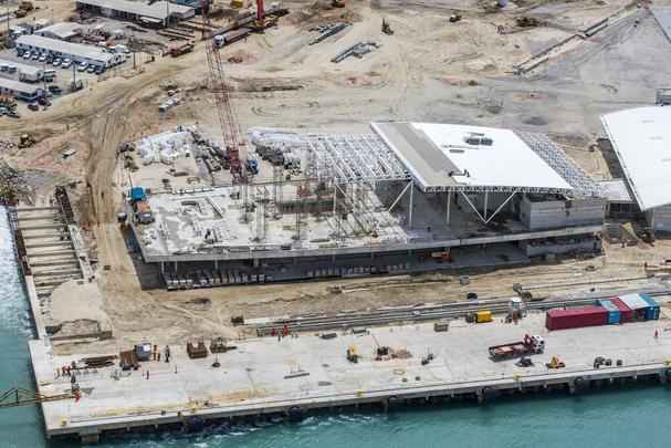 Porto - O projeto engloba a construo de terminal martimo de passageiros, a construo de cais/bero, a pavimentao e urbanizao de acessos e o estacionamento. No ficar pronto para a Copa. Este projeto foi adicionado via Termo Aditivo  Matriz de Responsabilidades em 19 de julho de 2010.