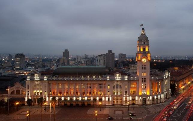 Sala So Paulo - O imponente edifcio da Estrada de Ferro Sorocabana abriga hoje a Sala So Paulo, sede da Orquestra Sinfnica do Estado de So Paulo e uma das mais importantes casas de concertos e eventos do pas.