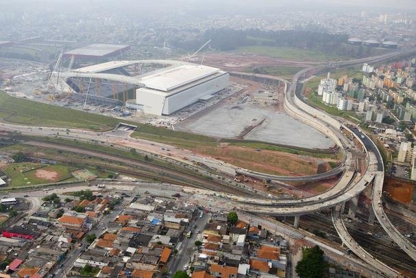 Obras de mobilidade no entorno da Arena Corinthians - Ampliao do Terminal Itaquera de nibus, readequao de parte do sistema virio do entorno do estdio, requalificao e ampliao do corredor de nibus Inajar de Souza