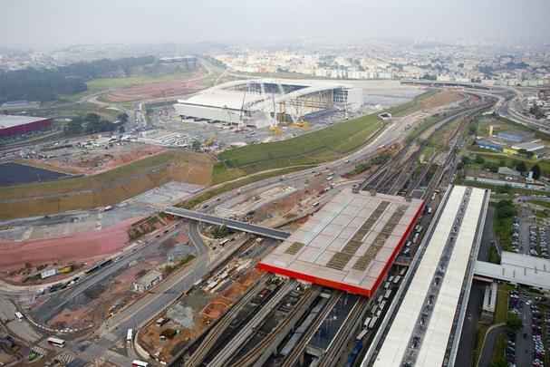 Obras de mobilidade no entorno da Arena Corinthians - Ampliao do Terminal Itaquera de nibus, readequao de parte do sistema virio do entorno do estdio, requalificao e ampliao do corredor de nibus Inajar de Souza