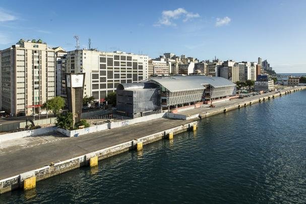 Construo de Terminal Martimo de Passageiros, estacionamento e urbanizao de rea porturia 