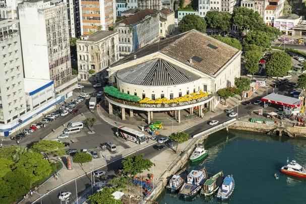 Construo de Terminal Martimo de Passageiros, estacionamento e urbanizao de rea porturia 