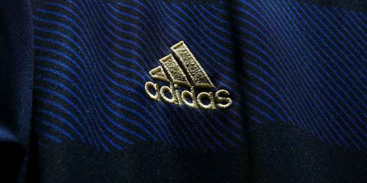 Uniformes da Argentina, produzidos pela Adidas, para a Copa do Mundo 2014