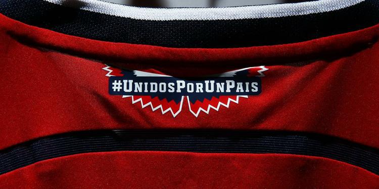 Uniforme da seleo colombiana para a Copa do Mundo de 2014 foi fornecido pela Adidas