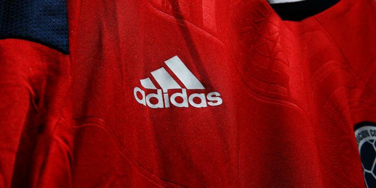 Uniforme da seleo colombiana para a Copa do Mundo de 2014 foi fornecido pela Adidas