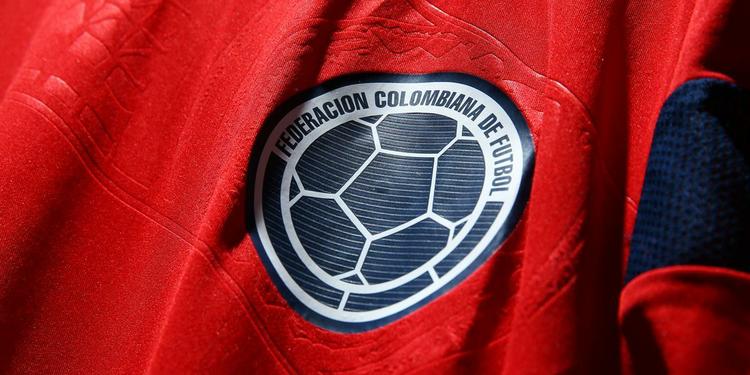 Uniforme da seleo colombiana para a Copa do Mundo de 2014 foi fornecido pela Adidas