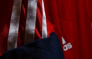 Uniforme da sele��o colombiana para a Copa do Mundo de 2014 foi fornecido pela Adidas