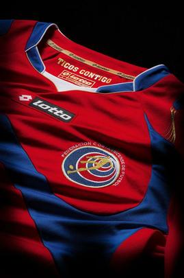A Lotto forneceu o uniforme da Costa Rica para a Copa do Mundo de 2014
