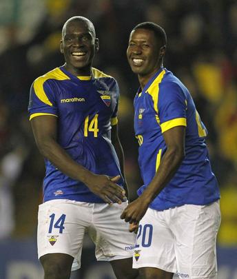 Uniformes do Equador, produzidos pela Marathon, para a Copa do Mundo de 2014