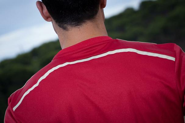 Uniformes da Espanha, produzidos pela Adidas, para a Copa do Mundo de 2014