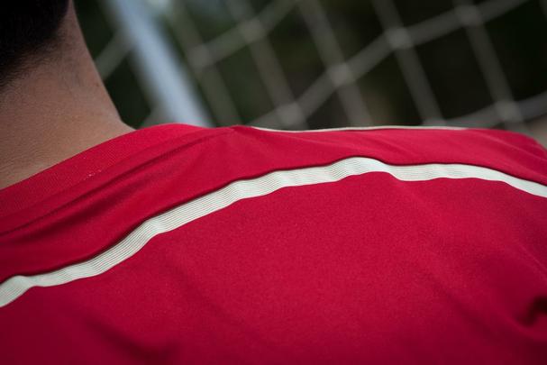 Uniformes da Espanha, produzidos pela Adidas, para a Copa do Mundo de 2014