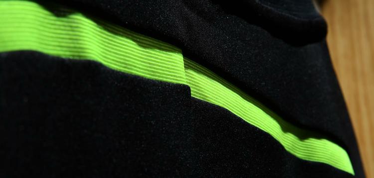 Uniformes da Espanha, produzidos pela Adidas, para a Copa do Mundo de 2014