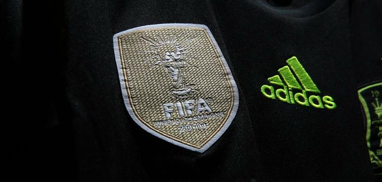 Uniformes da Espanha, produzidos pela Adidas, para a Copa do Mundo de 2014